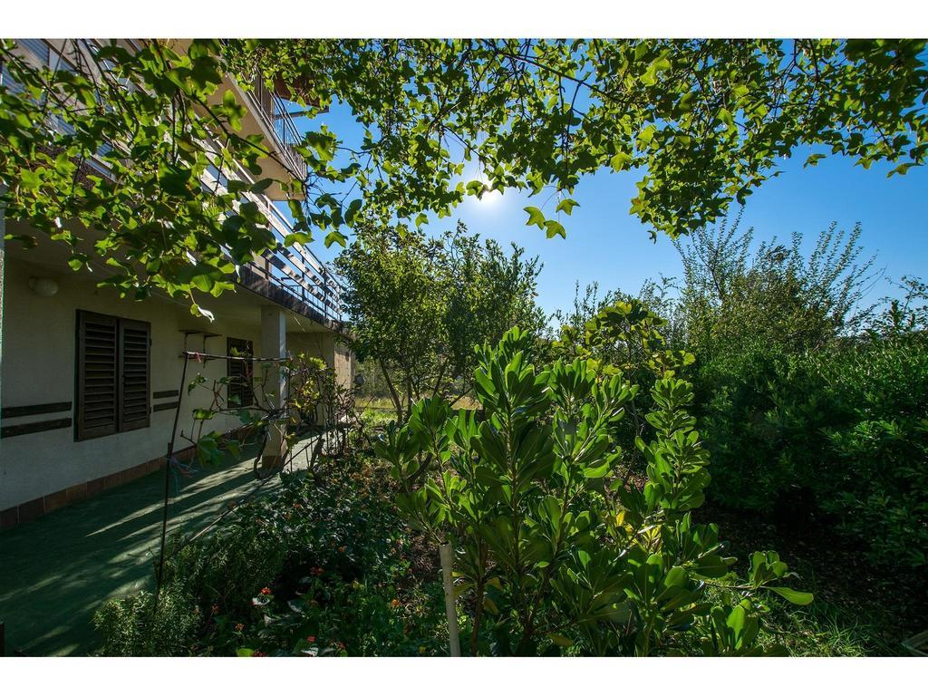 Apartments Velebit Стариград-Паклениця Екстер'єр фото